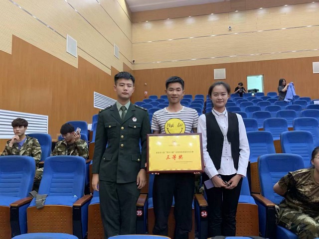 闪光的信院第258期：运动场、辩论赛、志愿服务是本期关键词