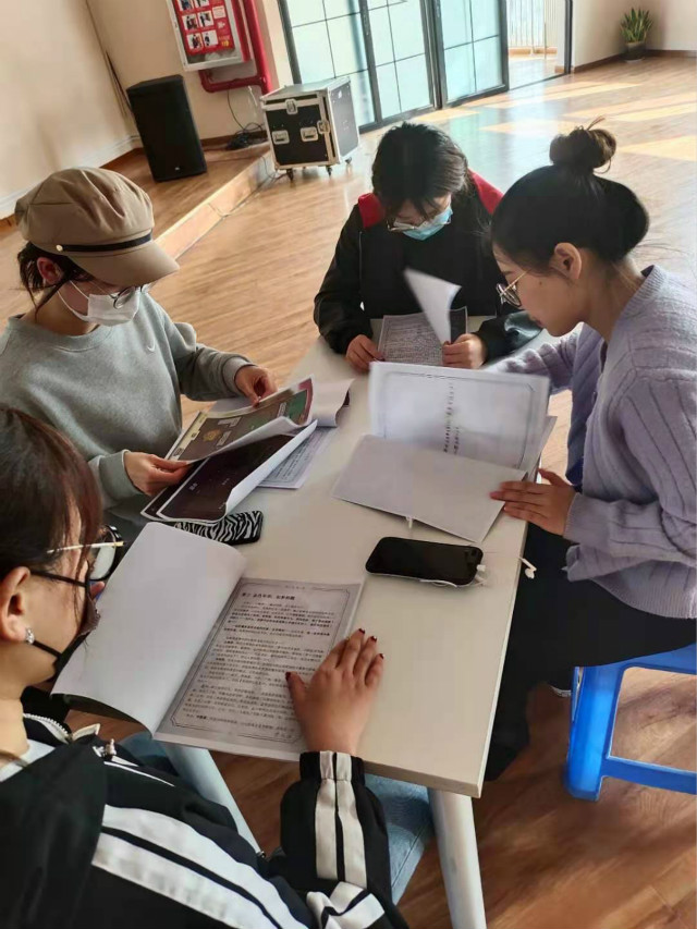 【完满班级】 舞动少年青春 展示自我激情——外国语言文学系英语2003班、英语2007班完满班级活动