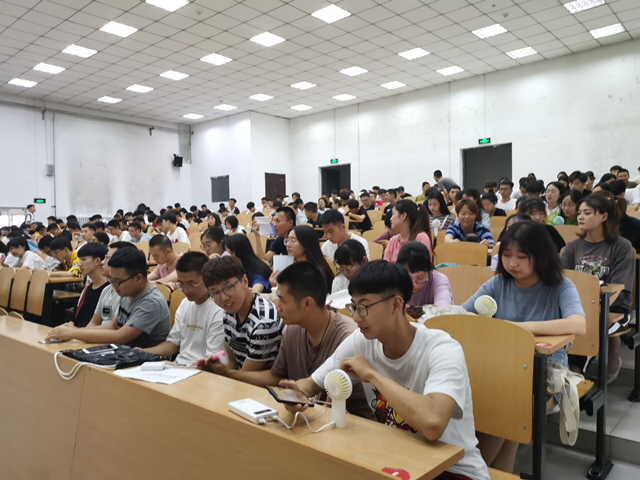 【辅导员说完满】积极备考 诚信迎战——大数据学院2017级诚信考试主题班会