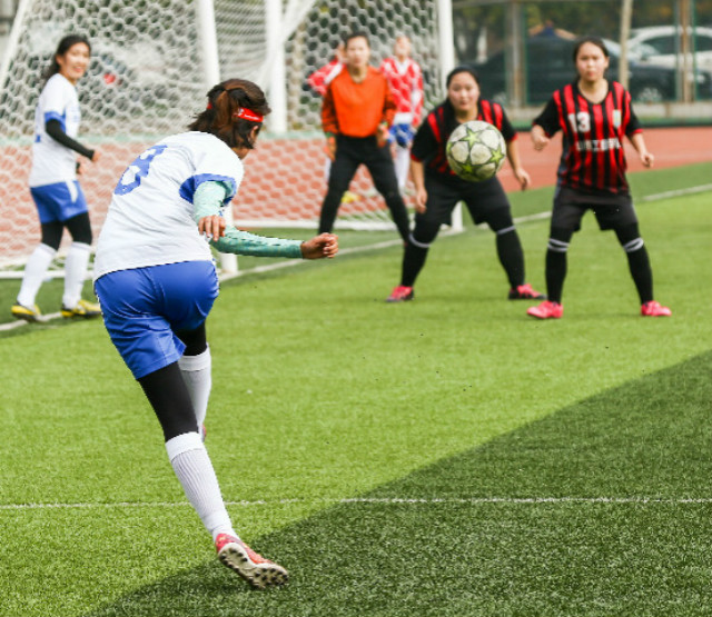 信院女足在省赛中荣膺桂冠