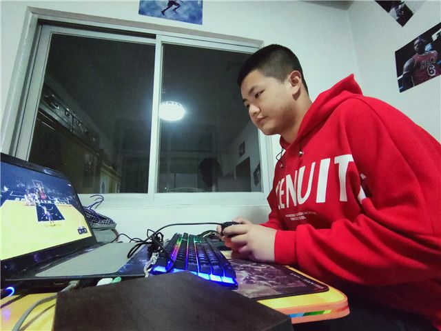 首届“阳光杯”NBA2KOL2大赛“云端”开赛