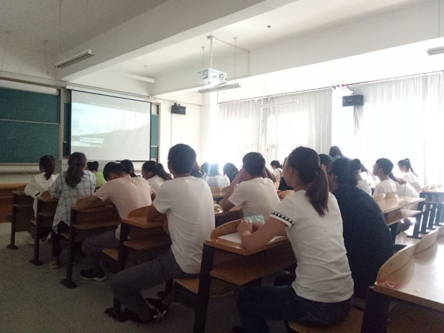【完满班级】深情浅唱我们的梦——淬炼商学院“艺”动青春主题活动（三十八）