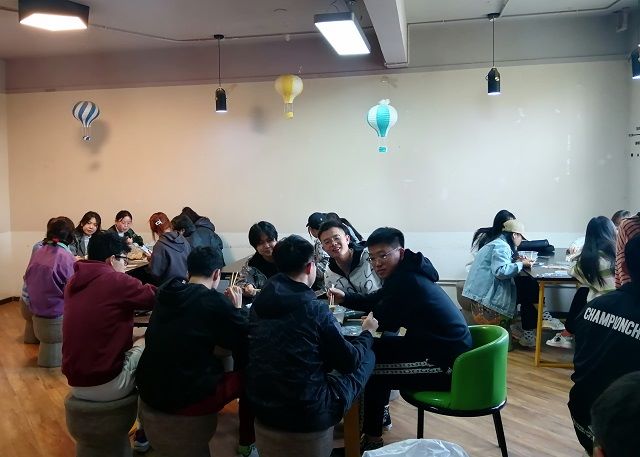 【基层活力提升】扬鞭自奋蹄 逐梦正当时——经济与管理学院十一月完满纪实(五)