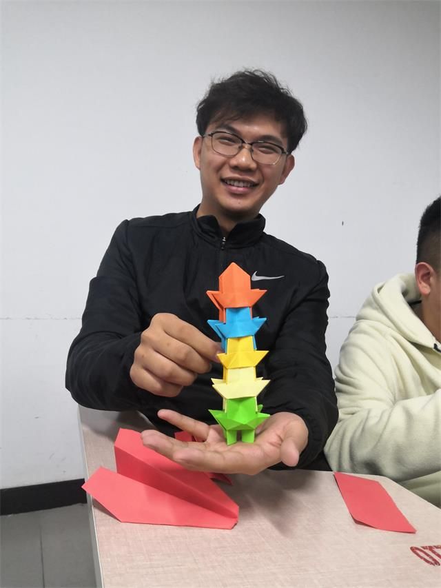 【完满班级】趣味无限 激发思维跳跃——艺术传媒学院2018级视觉1804班“纸之魂”创意折纸手工 交流分享会活动