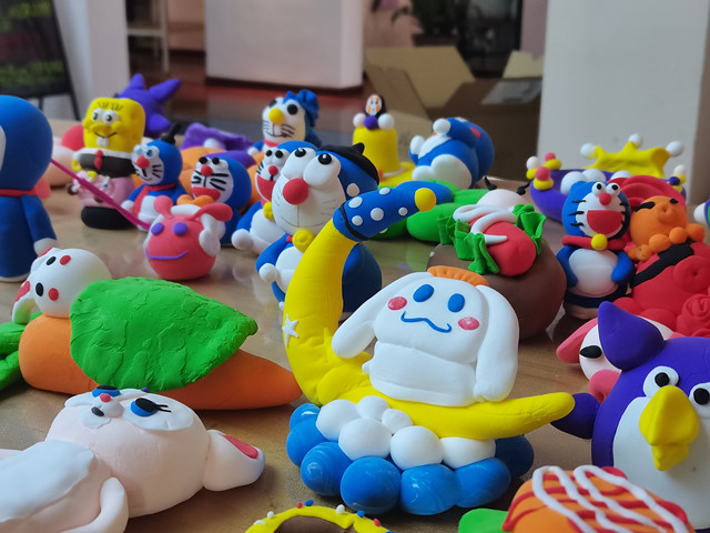 【完满班级】笔舞青春 艺术点缀人生——淬炼·国际商学院行管2002班完满班级活动