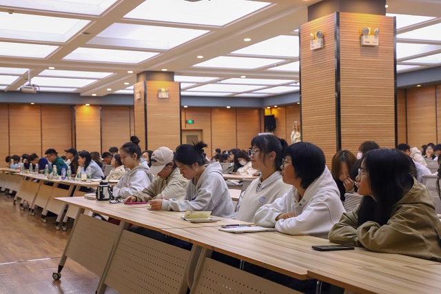 突破自我 聚力协同 赋能增能——记2023-2024学年第一学期“楼长、层长、室长”三长训练营
