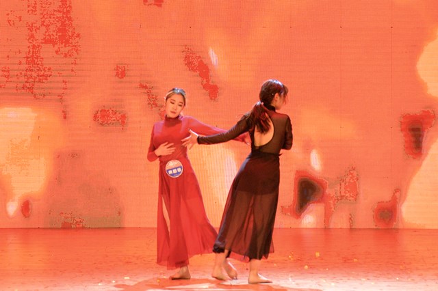 【达人秀】齐聚达人盛典 狂欢之夜见证“年度达人”诞生