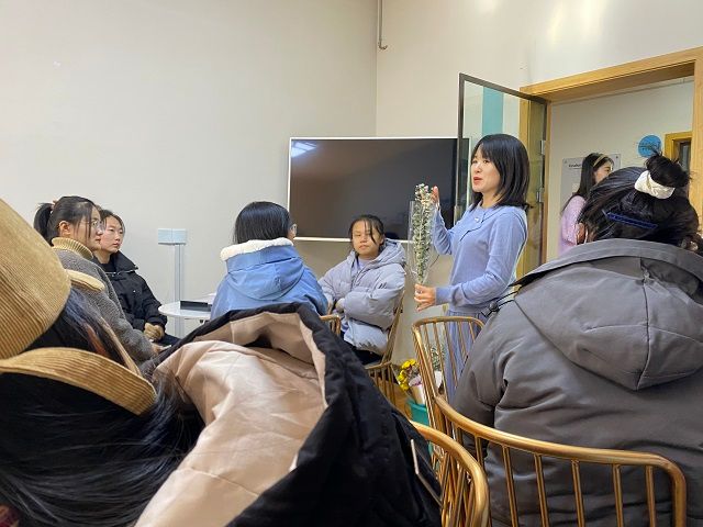 定格美好瞬间 花艺记录生活——食品与环境学院“与浪漫邂逅 将回忆封存”干花相框设计活动