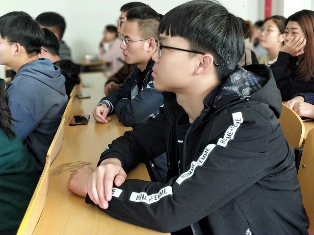 【完满班级】奋斗 够青春——淬炼商学院十月完满班级主题活动(一)