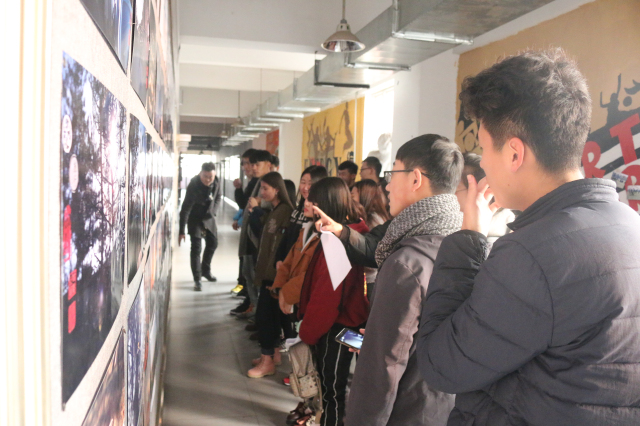 “漫步秋冬”艺术传媒系举办首届冬日摄影展