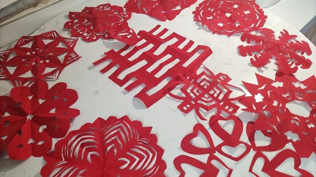 【完满团支部】剪纸牵我心 和谐你我行——艺术传媒学院动画2001班完满团支部活动