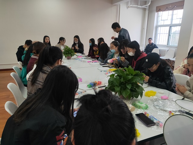 【完满班级】传承手工艺术 放飞指尖梦想——淬炼商学院行管1804班完满班级活动