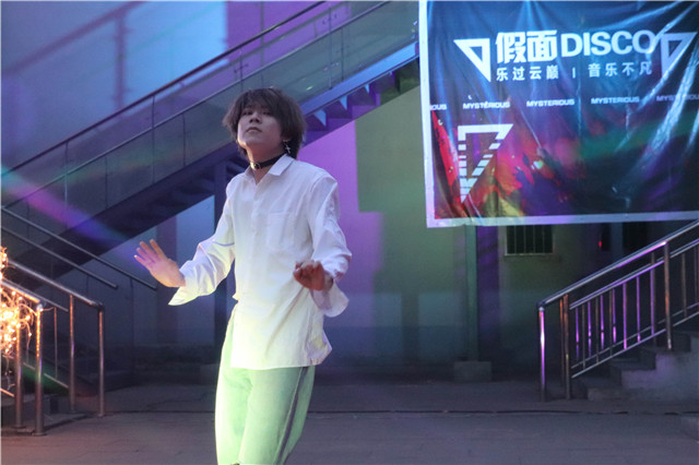 月华初上夜未央 青春似火 等你徜徉——第116期“FREE SUNSHINE”乌马河周末文化广场