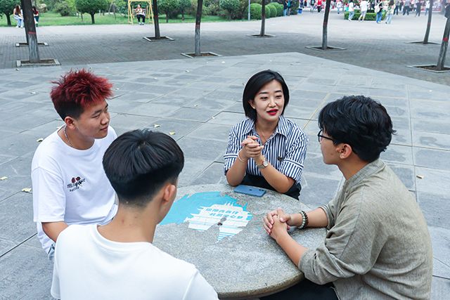 【迎新纪实】咔嚓:定格“迎新家校互动”的第一个画面