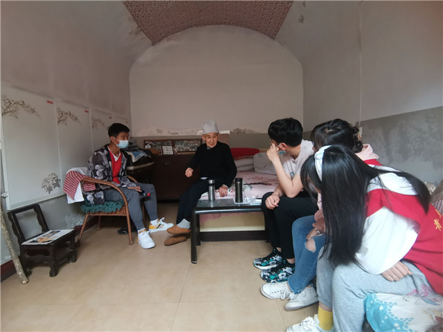 【情暖社区】“点亮心灯”失独老人帮扶行动：青春与夕阳的第二次碰撞