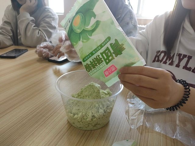 【完满团支部】春日限定 青团DIY——食品与环境学院园林2102班完满团支部活动