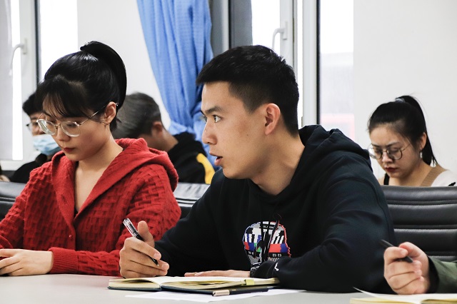 我校完满教育系统召开新学期宣传工作专题会议