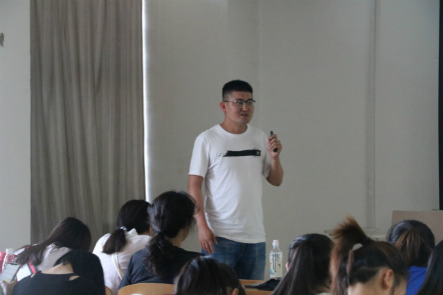 【辅导员说完满】往来成古今 远随流水香——外语系2016级辅导员说完满之“做好转型 不留遗憾”