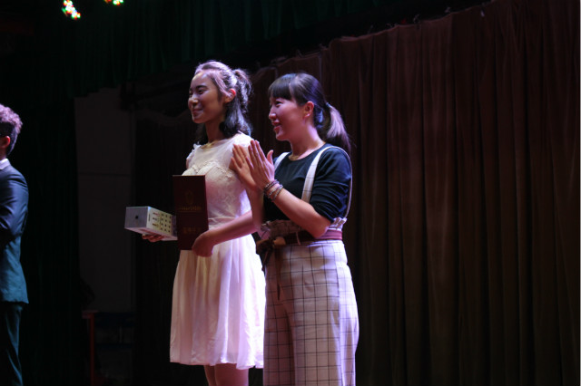 倾听一场初秋雨声 醉心一次声音之旅——淬炼商学院举办第五届“‘主’宰青春 ‘持’骋舞台”主持人大赛