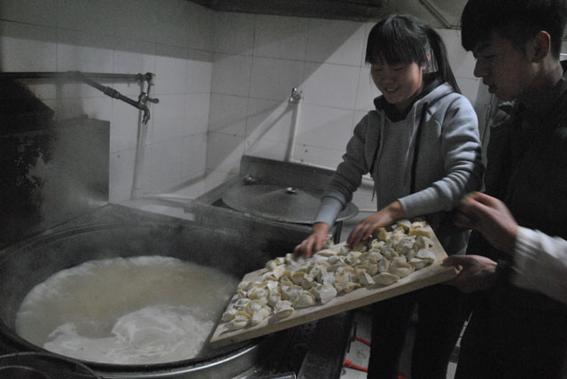 信息工程系举办第一届冬至饺艺交流