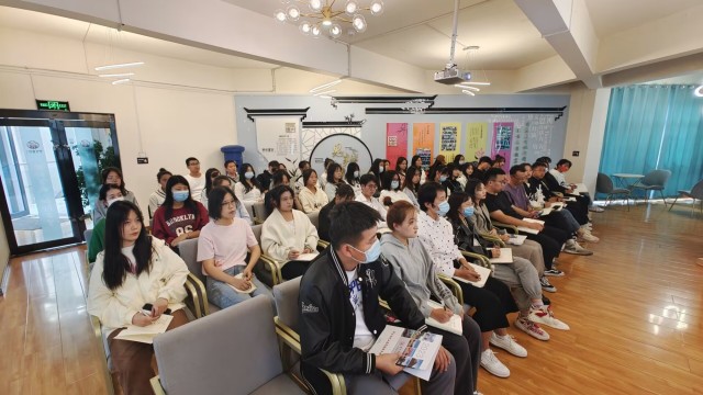 生逢其时 重任在肩——商务英语学院学生干部培训第九期第九讲