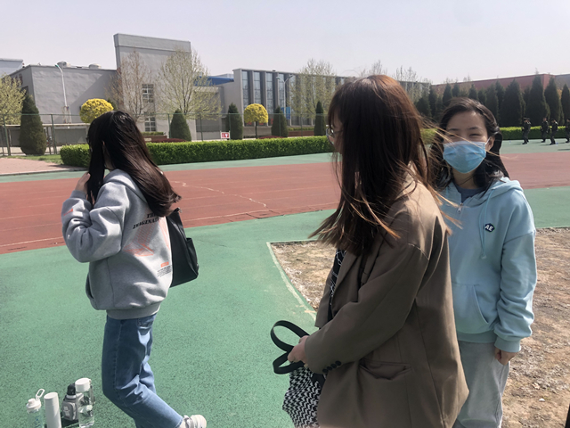 【完满班级】公益助他人 但使手余香——商务英语学院英语1801班、1803班、1804班完满班级活动