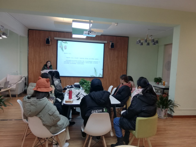 【完满班级】片片爱心 缕缕深情——外国语言文学系经贸1801班、涉外1801班12月完满班级活动