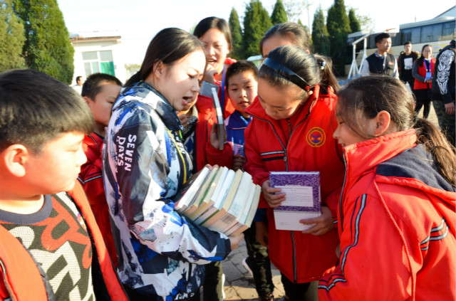 第六期骨干班“爱心助学 体育公益”志愿行动圆满结束