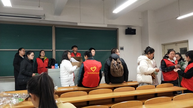 【完满班级】施以小善 弘扬大德——淬炼商学院“善”行青春主题活动（三十八）