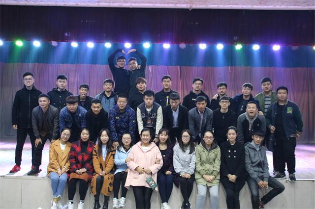 【辅导员说完满】人生所贵在知己 四海相逢骨肉亲——机电工程系“不忘初心方得始终”2014级主题年级大会