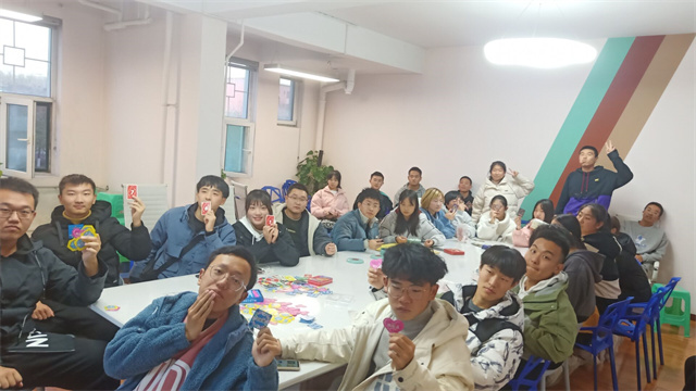 【完满班级】棋逢对手 牌牌相会——智能工程学院通信2101班完满班级活动