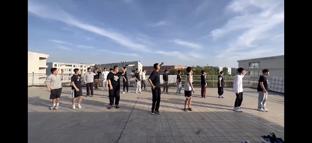 【辅导员说完满】青春战疫 “e”起舞动“jazz”篇——大数据学院、信息工程学院2021级辅导员说完满