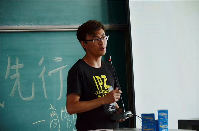 【辅导员说完满】方圆几里 小家成就大家——淬炼商学院“辅导员说完满”专题活动（十二）