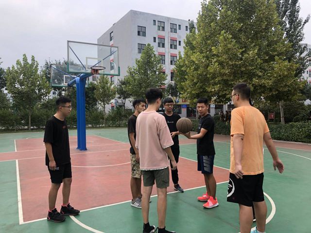 【完满班级】悦动青春 汗水飞扬——艺术传媒学院环设1602班举办“5V5篮球对抗赛”完满班级活动