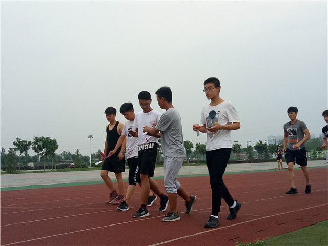 【毕业季】祝福所有的经历 挥手不说再见——智能工程学院成功举办“肆意韶华 智念壹捌”毕业系列活动