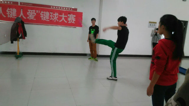 【完满班级】信工系计科1302班举行“全员参与 健身无限”毽球大赛