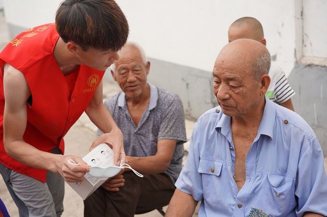 【三下乡】推进三级垃圾分类 落实雾霾防治政策