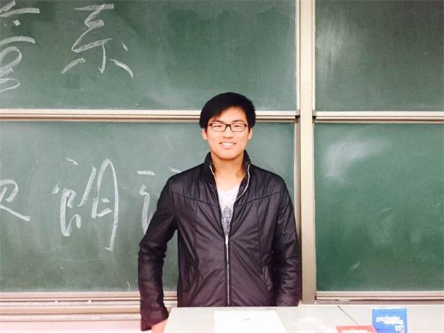 经管系举办首届诗歌朗诵大赛