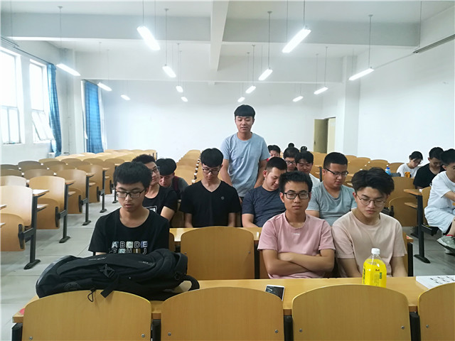 【完满班级】回忆童趣  放飞梦想——大数据学院信息工程系软件1701班完满班级活动