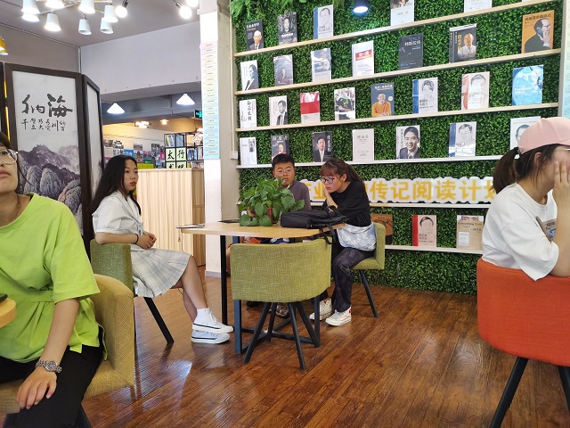 持续性超越自我 开展团队赋能——食品与环境学院科技沙龙第十八期活动