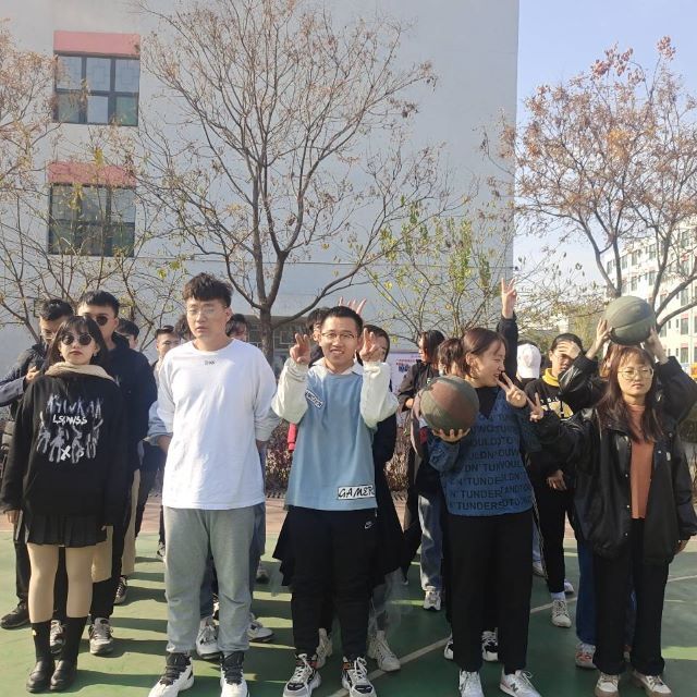 【完满班级】挑战地心引力 引爆篮球魅力——艺术传媒学院动画1901班举办篮球比赛活动