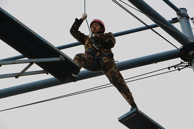 100名淬炼商学院新生走进成长训练营淬炼自我成长