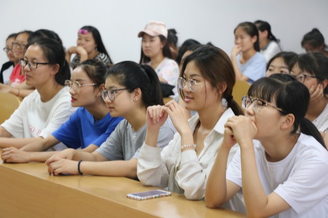 学长计划第535期:寒梅凌雪绽芳华 四载回望梦千寻——外语系第75期学长计划之榜样的力量