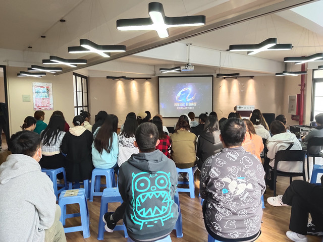 【完满班级】逆行天使 铭记于心——淬炼·国际商学院行管2103班完满班级活动