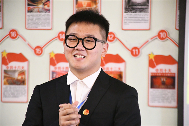 镜头为媒齐钻研 交流为基共前行——远景学院、智能工程学院宣传沙龙