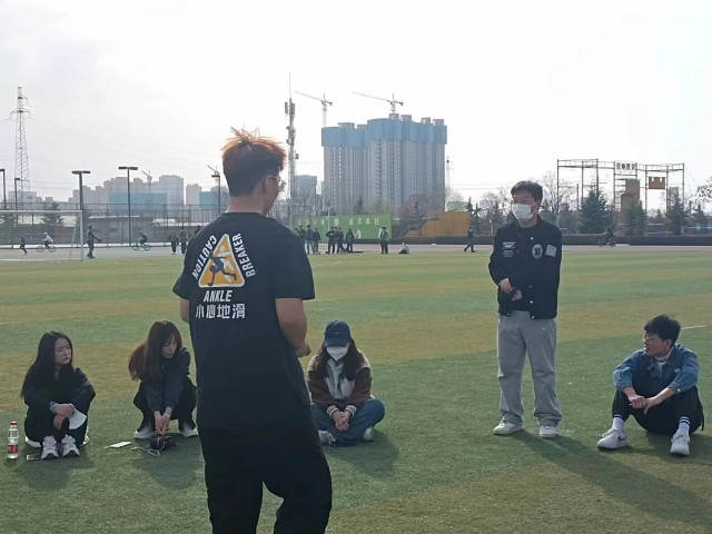 【完满团支部】学雷锋精神 弘扬时代风尚——商务英语学院英语2202班完满团支部活动