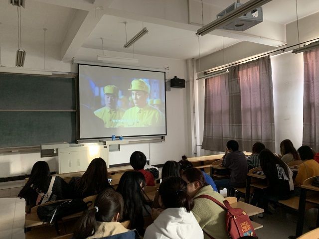 【完满班级】金秋华诞 回望历史 ——食品与环境学院食安1701完满班级活动