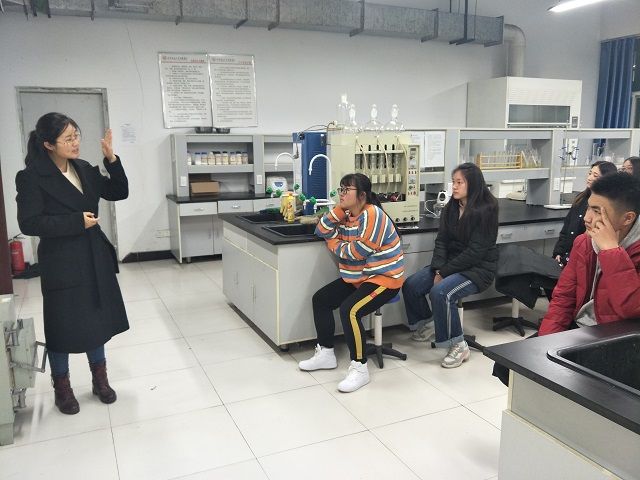 【完满班级】美食与爱 不可辜负——食品与环境学院食品1701班果蔬水分测验