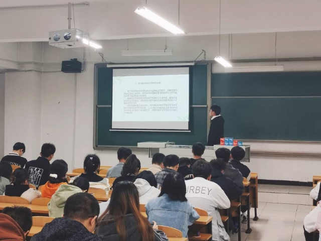 “芯”随你动 智享未来——“智”汇科技 “创”享完满“AI”理论进阶计划