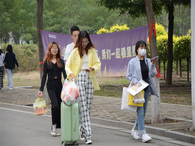 【迎新纪实】以“护”之名 点亮“新”光——书院2021迎新纪实